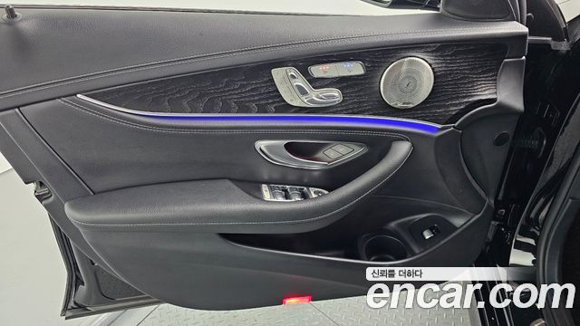 Mercedes-Benz E-Class E220d 4MATIC AMG Line