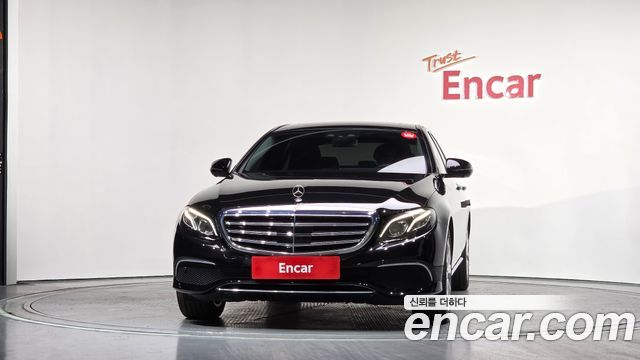 Mercedes-Benz E-Class E300 4MATIC Exclusive