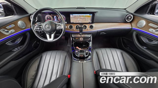 Mercedes-Benz E-Class E300 4MATIC Exclusive