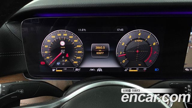 Mercedes-Benz E-Class E300 4MATIC Exclusive