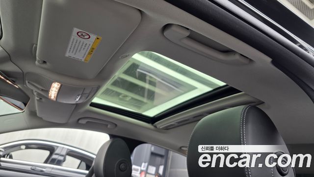 Mercedes-Benz E-Class E300 4MATIC Exclusive