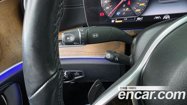 Mercedes-Benz E-Class E300 4MATIC Exclusive