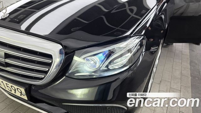 Mercedes-Benz E-Class E300 4MATIC Exclusive
