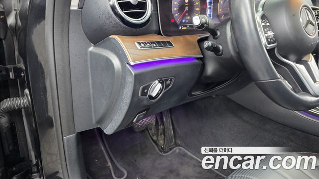 Mercedes-Benz E-Class E300 4MATIC Exclusive