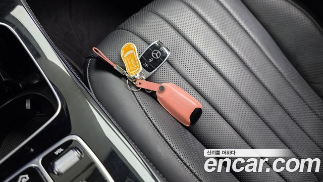 Mercedes-Benz E-Class E300 4MATIC Exclusive