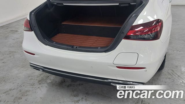 Mercedes-Benz E-Class E300e 4MATIC Exclusive