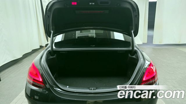 Mercedes-Benz C-Class C200 AMG Line
