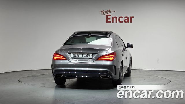 Mercedes-Benz CLA-Class CLA250 4MATIC AMG Line