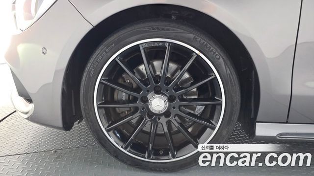 Mercedes-Benz CLA-Class CLA250 4MATIC AMG Line