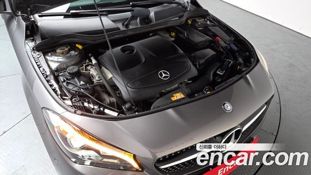 Mercedes-Benz CLA-Class CLA250 4MATIC AMG Line