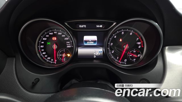 Mercedes-Benz CLA-Class CLA250 4MATIC AMG Line