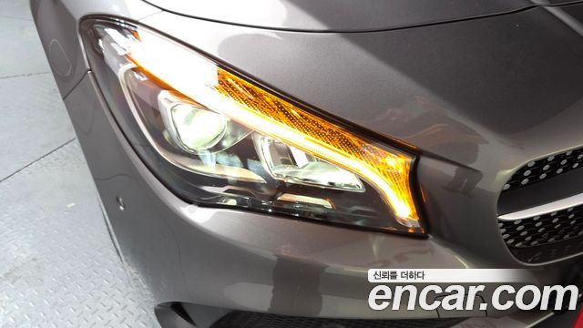 Mercedes-Benz CLA-Class CLA250 4MATIC AMG Line