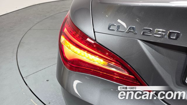 Mercedes-Benz CLA-Class CLA250 4MATIC AMG Line