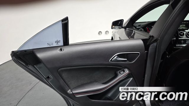 Mercedes-Benz CLA-Class CLA250 4MATIC AMG Line