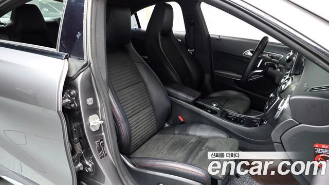 Mercedes-Benz CLA-Class CLA250 4MATIC AMG Line