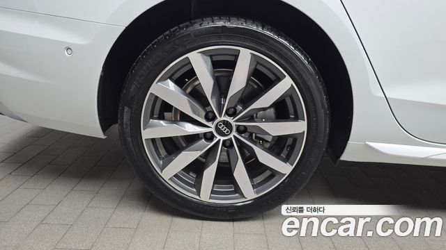 Audi A4 (B9) 40 TFSI Premium