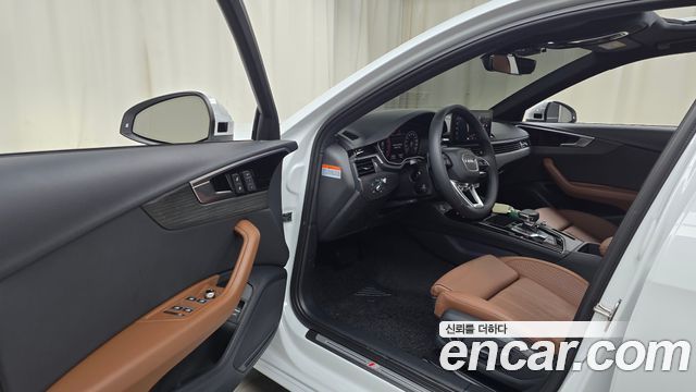 Audi A4 (B9) 40 TFSI Premium