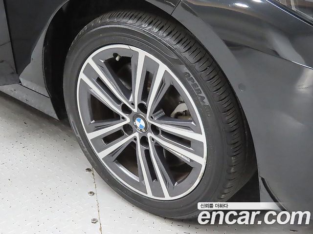 BMW 2-Series 220i Advantage