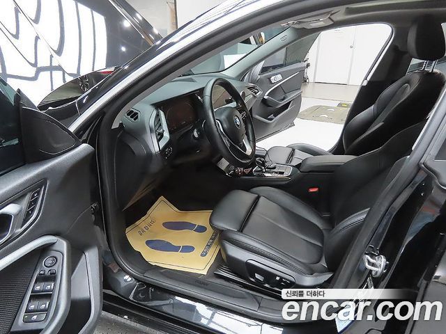 BMW 2-Series 220i Advantage