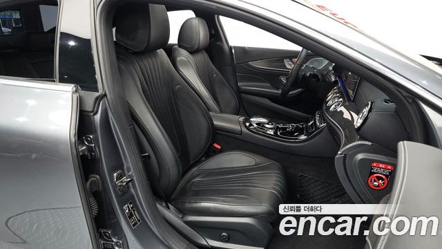 Mercedes-Benz CLS-Class CLS300d AMG Line