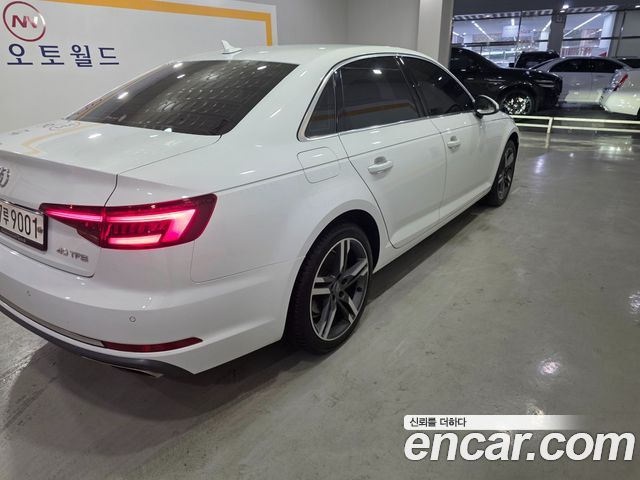 Audi A4 40 TFSI Premium