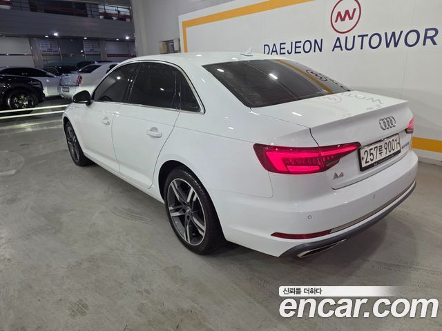 Audi A4 40 TFSI Premium
