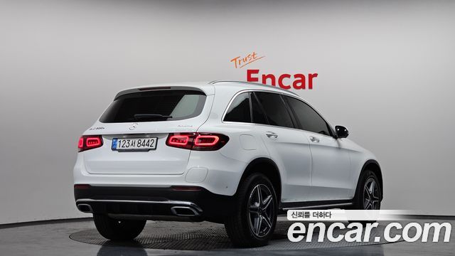 Mercedes-Benz GLC-Class GLC300e 4MATIC