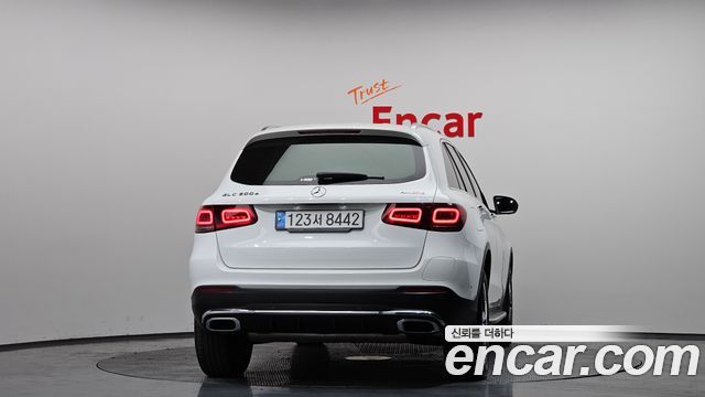 Mercedes-Benz GLC-Class GLC300e 4MATIC