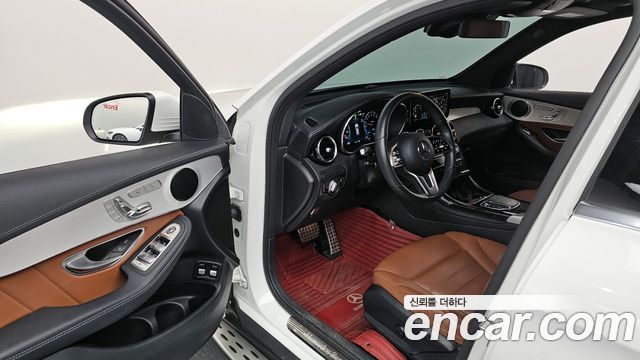 Mercedes-Benz GLC-Class GLC300e 4MATIC