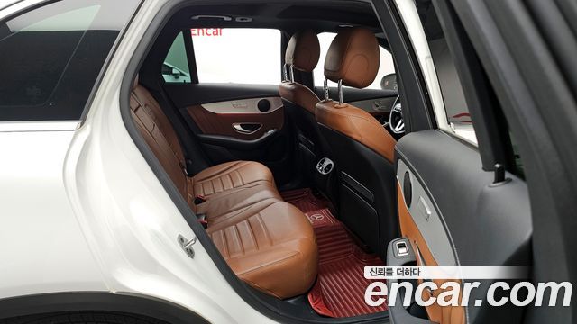 Mercedes-Benz GLC-Class GLC300e 4MATIC