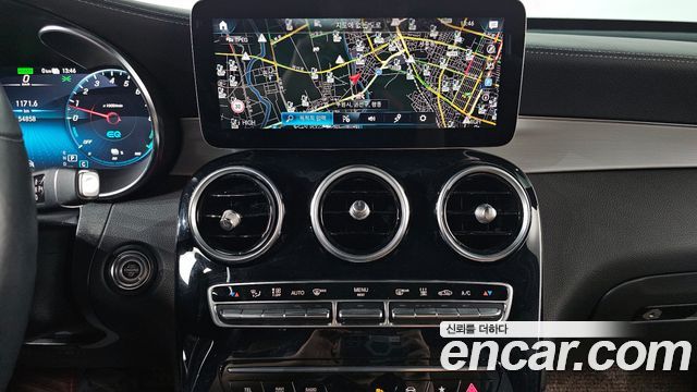 Mercedes-Benz GLC-Class GLC300e 4MATIC