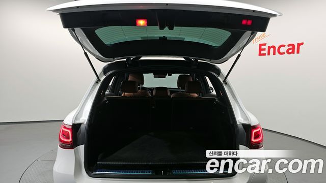 Mercedes-Benz GLC-Class GLC300e 4MATIC