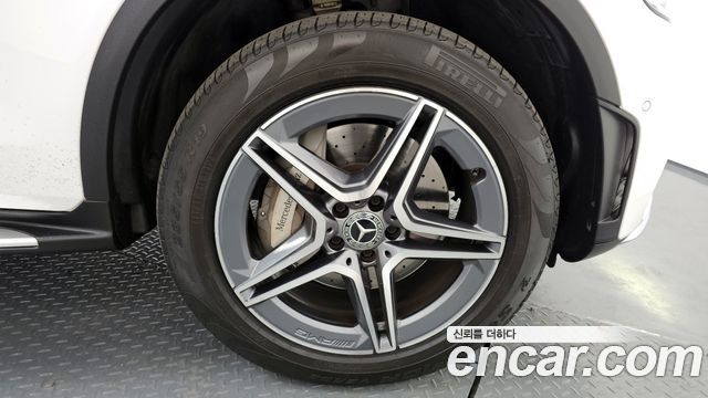 Mercedes-Benz GLC-Class GLC300e 4MATIC
