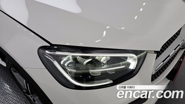 Mercedes-Benz GLC-Class GLC300e 4MATIC
