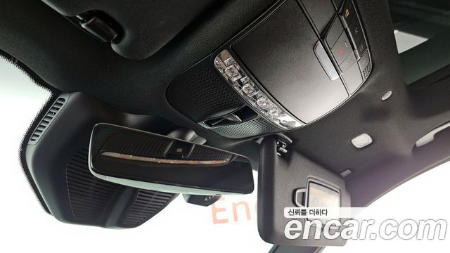 Mercedes-Benz GLC-Class GLC300e 4MATIC
