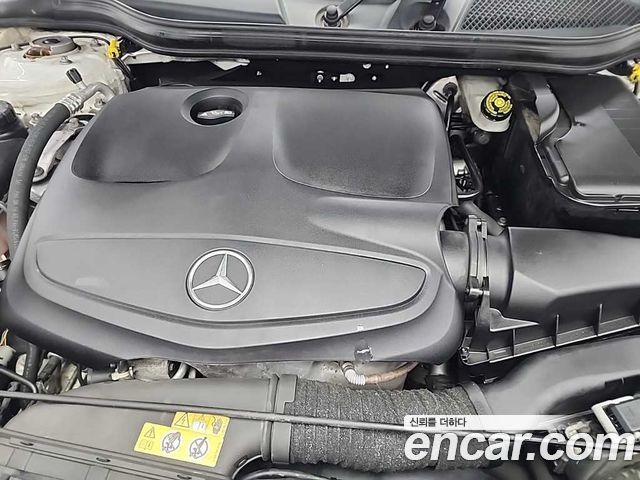 Mercedes-Benz CLA-Class CLA250 4MATIC AMG Line