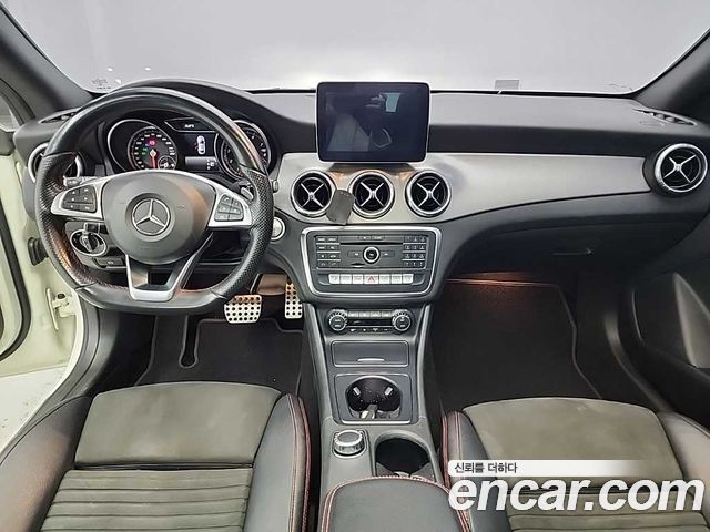 Mercedes-Benz CLA-Class CLA250 4MATIC AMG Line