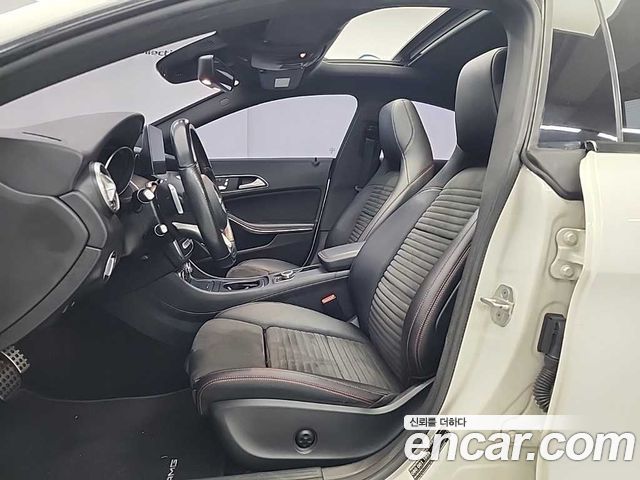 Mercedes-Benz CLA-Class CLA250 4MATIC AMG Line