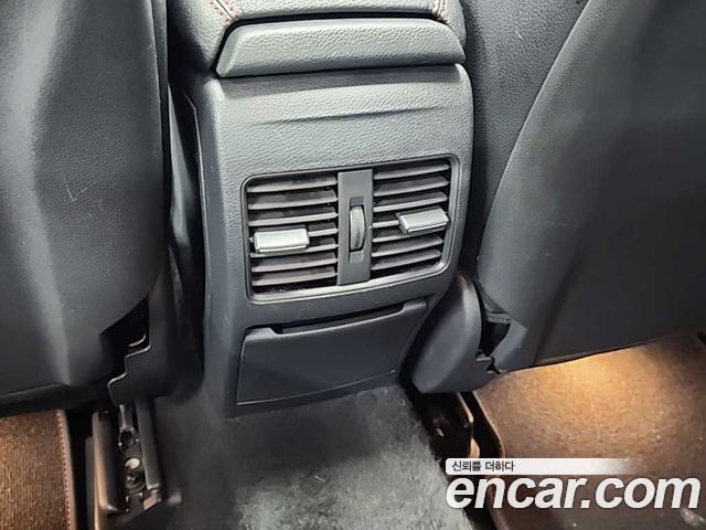 Mercedes-Benz CLA-Class CLA250 4MATIC AMG Line