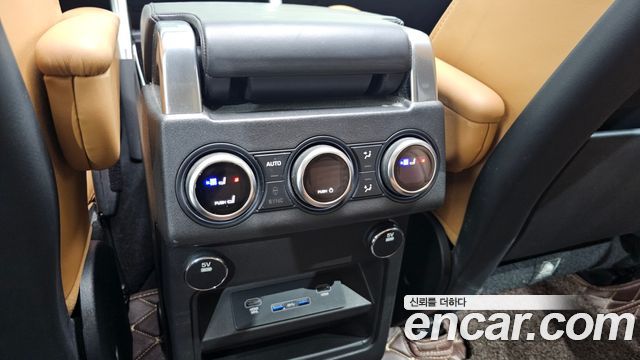 Land Rover Discovery 3.0 TD6 HSE Luxury