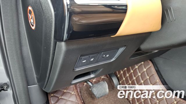 Land Rover Discovery 3.0 TD6 HSE Luxury