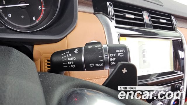 Land Rover Discovery 3.0 TD6 HSE Luxury