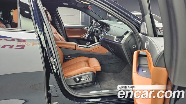 BMW X6 M50i