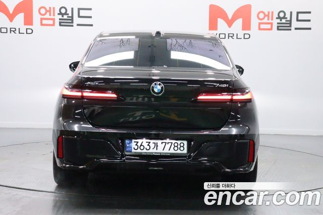 BMW 7-Series 740i xDrive M Sport