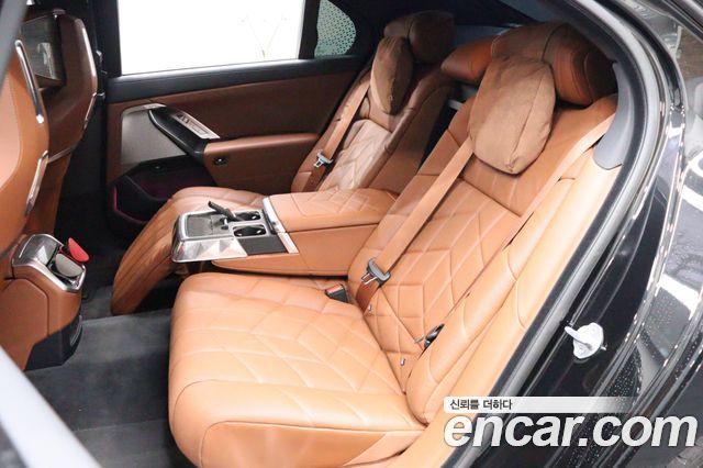 BMW 7-Series 740i xDrive M Sport