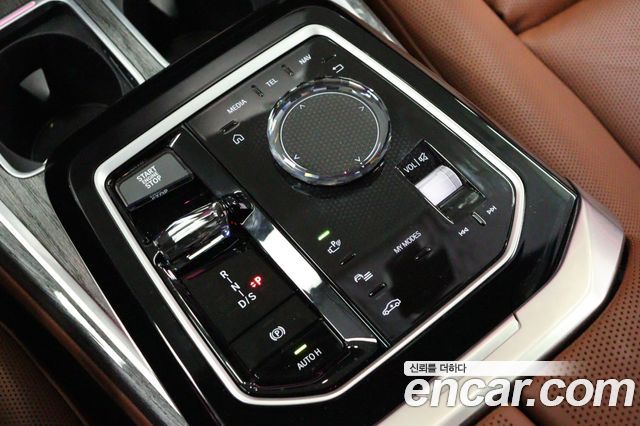 BMW 7-Series 740i xDrive M Sport