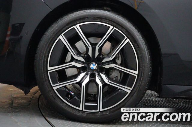 BMW 7-Series 740i xDrive M Sport