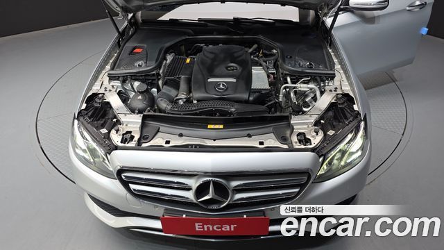 Mercedes-Benz E-Class E200 Avantgarde