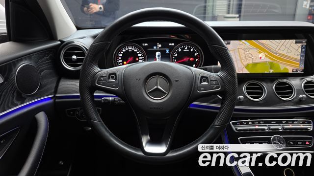 Mercedes-Benz E-Class E200 Avantgarde