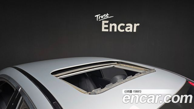 Mercedes-Benz E-Class E200 Avantgarde